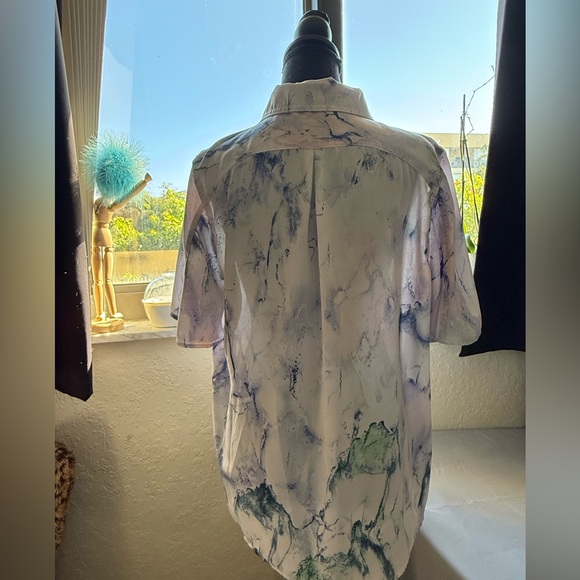 Zac & Rachel Watercolor Button-Up Blouse - Picture 4 of 15